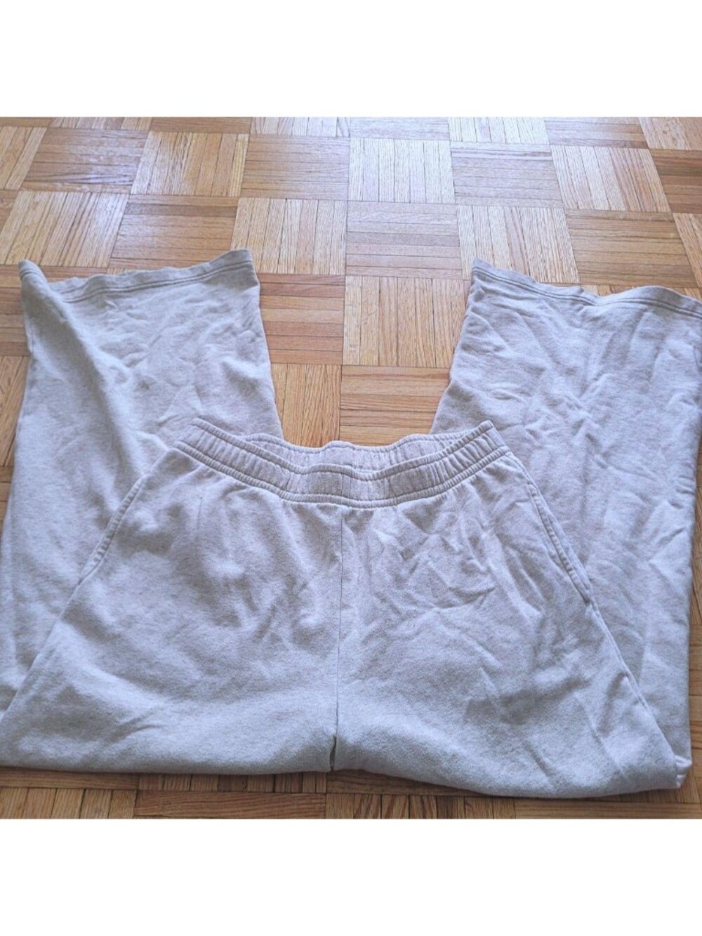 American Eagle Oversized Oatmeal Cream Wide leg Sweatpants (M) - Picture 4 of 6